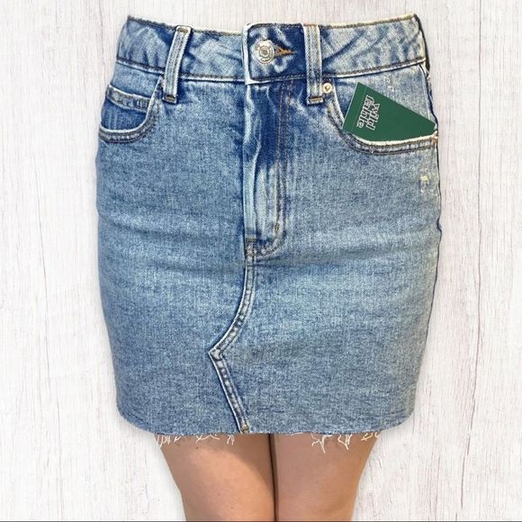wild fable Dresses & Skirts - NWT Wild Fable  Women's Sz 2 Jean Mini Skirt Light Wash Denim Raw Hem New